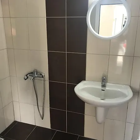 Ideal בית הארחה