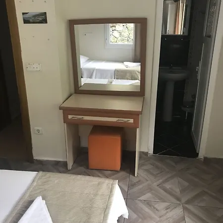 Ideal בית הארחה